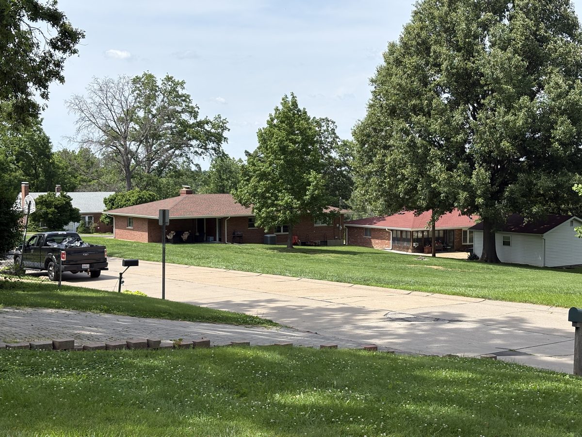 Mehlville St. Louis neighborhood — brick lower course ranch homes, 1-story post-war construction, 63125 South County residential street